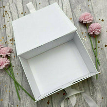 Load image into Gallery viewer, Personalised Newborn Baby Small Keepsake Gift Box