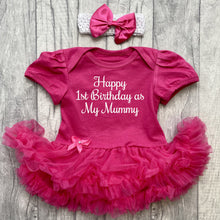 Load image into Gallery viewer, Baby girls short sleeve dark pink tutu romper with bow headband above. The tutu romper features white glitter script lettering saying Happy 1st Birthday as My Mummy.
