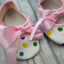 Load image into Gallery viewer, Baby Girls Pink Multi Colour Polka Dot Crib Shoes
